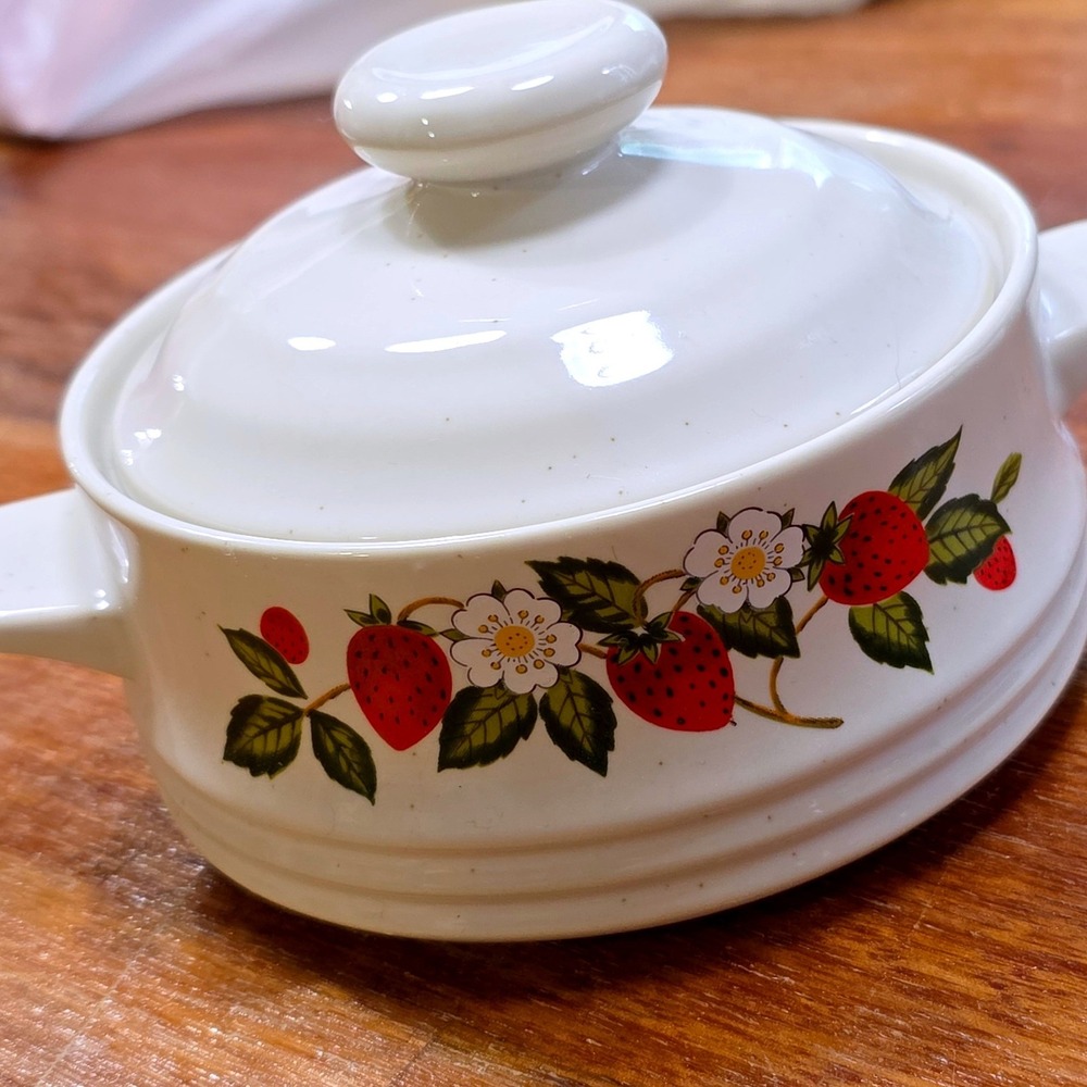 Sheffield Strawberries n Cream Stoneware Mini Casserole Dish Lid Japan Vintage